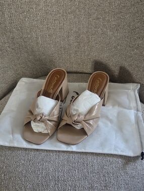 NWB L'intervalle Knot-Detail Block Heel Mules in Nude 8